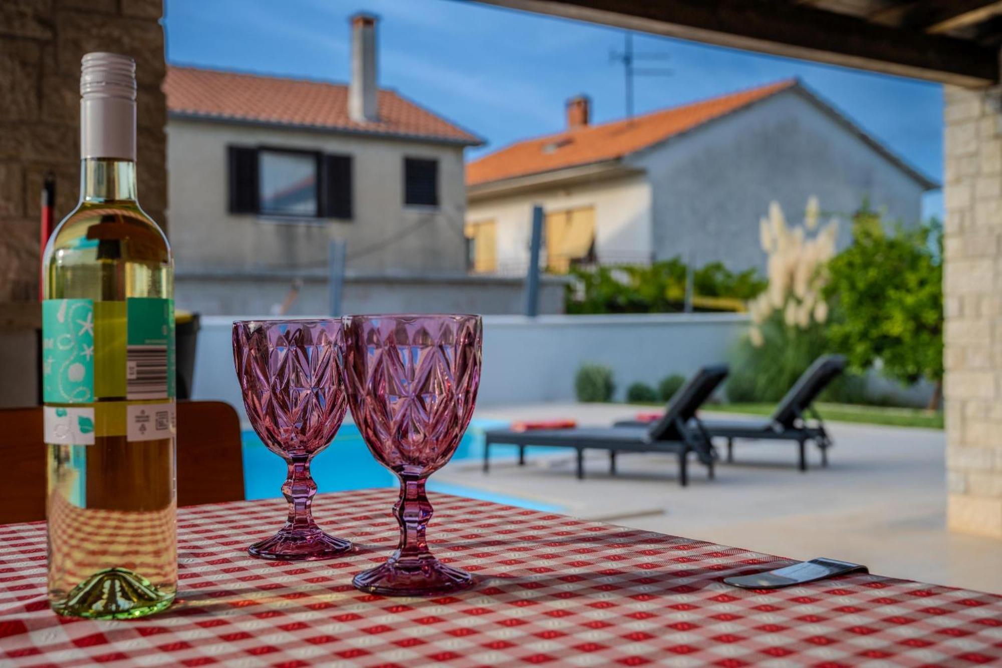 Georgine Mit Pool Prázdninový dům
